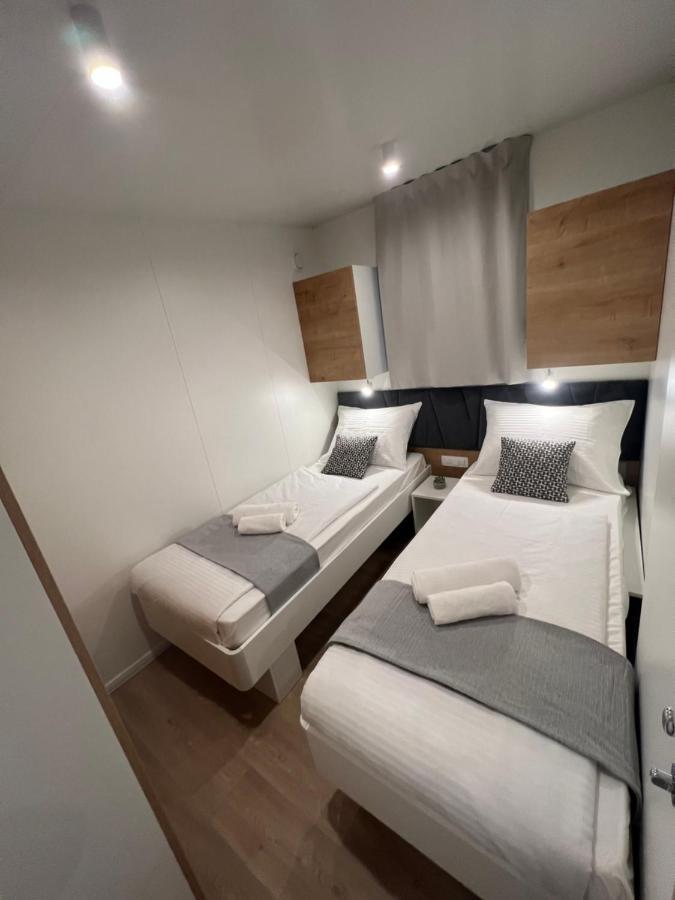 Mobile Homes Malu Biograd Na Moru Exterior photo