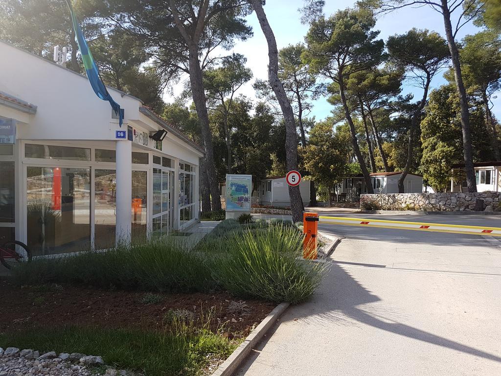 Mobile Homes Malu Biograd Na Moru Exterior photo